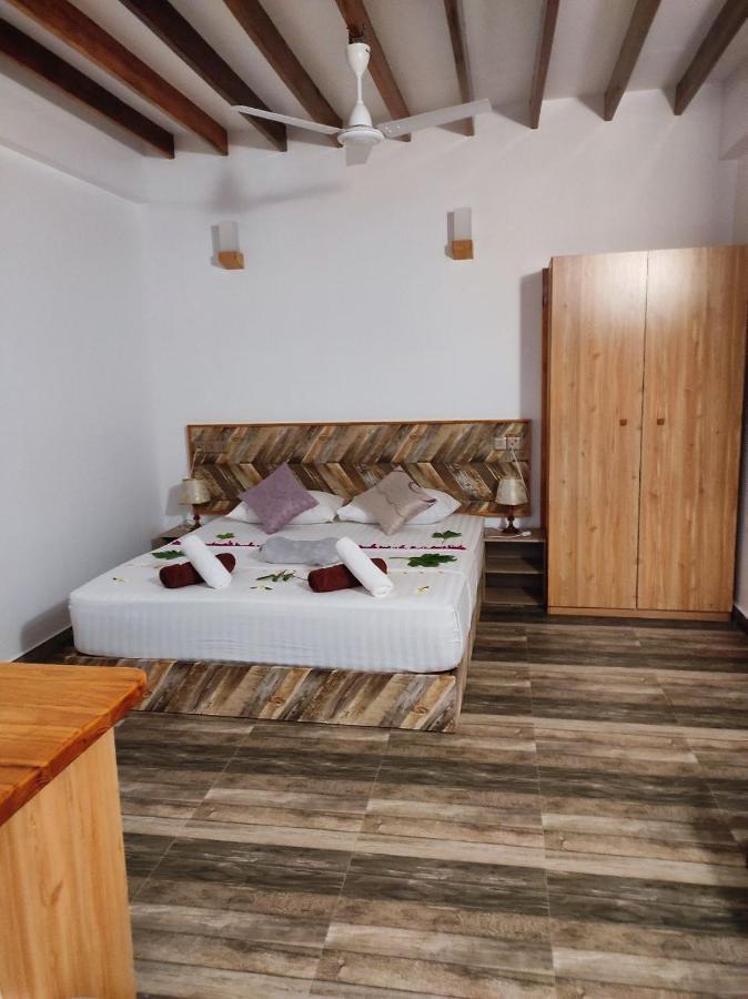Cowry Inn Fulidhoo Bagian luar foto