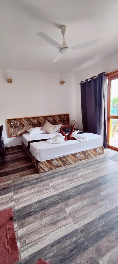Cowry Inn Fulidhoo Bagian luar foto