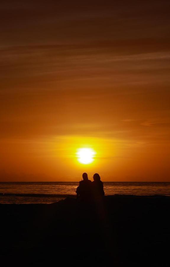 Cowry Inn Fulidhoo Bagian luar foto